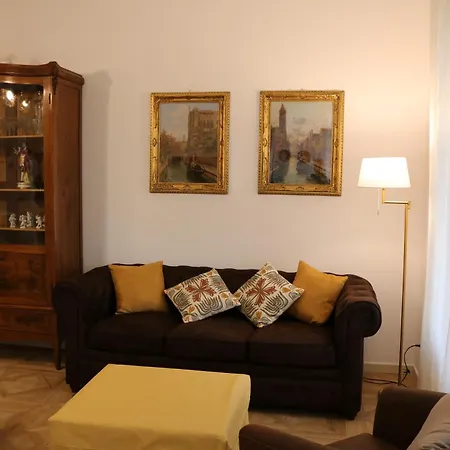 Casa Elli Serbelloni 12 *